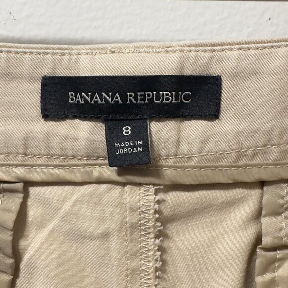 Banana Republic khaki shorts w/ buttons & pockets - Picture 4 of 5